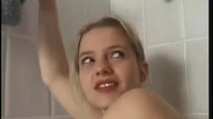 Papa - Hottie getting fuckeed in the bathroom