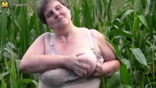 Big fat mama do this in a cornfield
