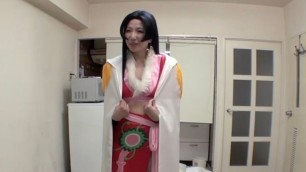 Old Wives' Cosplay! Wearing a Hancock Costume from One Piece